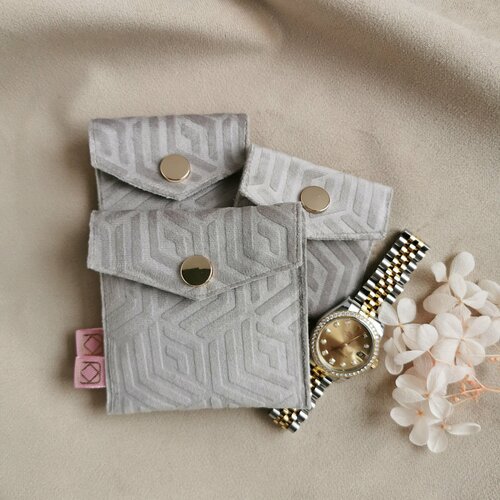 Чехлы для украшений и часов SHAPES. Набор для аксессуаров. Велюровые конвертики