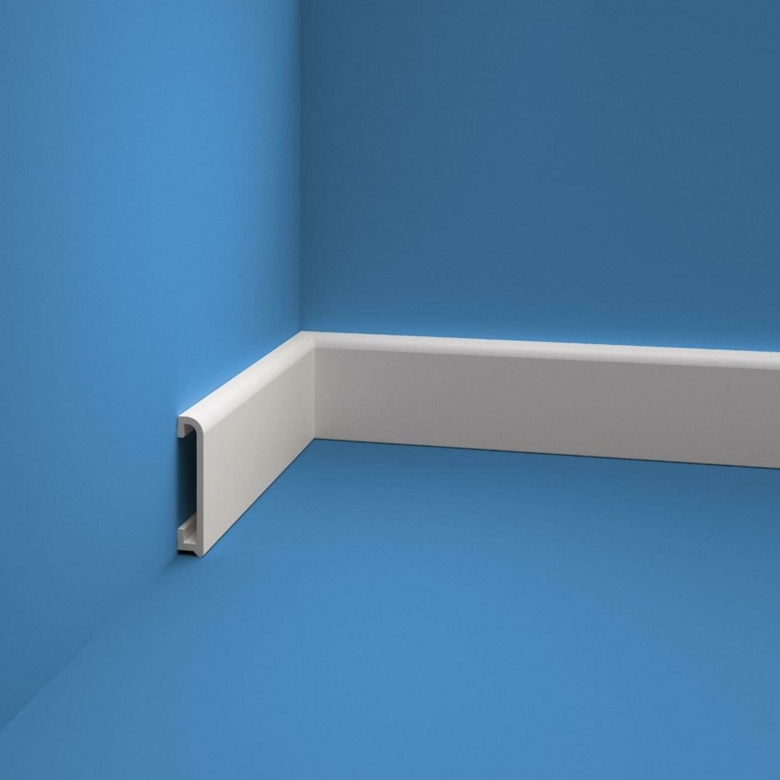 фото Плинтус пластиковый ударопрочный белый 80х16х2000мм