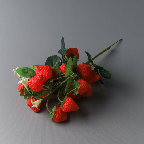 Растение искусственное Клубника 26 см Ягода кустовая 720₽