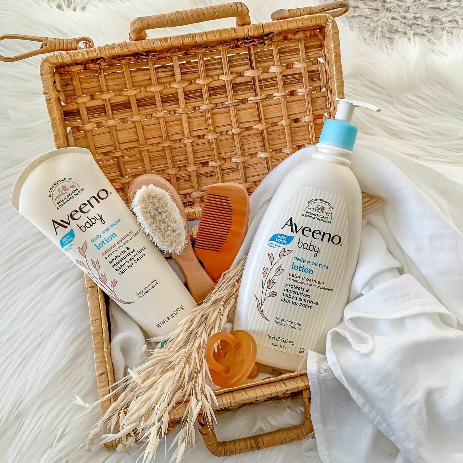 Лосьон Детский Aveeno Baby Daily Moisture Lotion Детский ежедневный лосьон увлажняющий гипоаллергенный с натуральной овсянкой для чувствительной кожи малыша, 227г