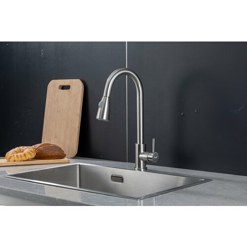 серый, серебристый