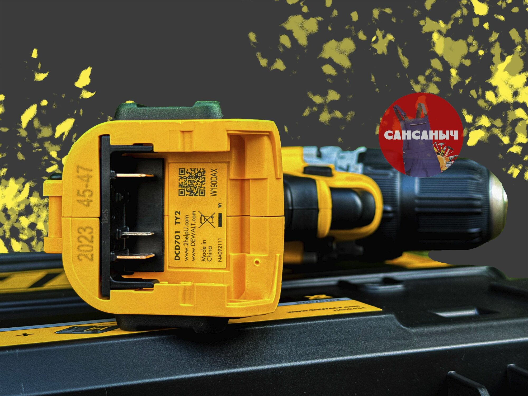 Аккумуляторная дрель-шуруповерт DeWALT DCD701D2 — фото 1