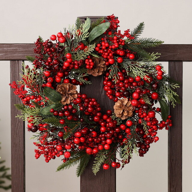 Венок Barney 40 см с шишками и ягодами литая 100%