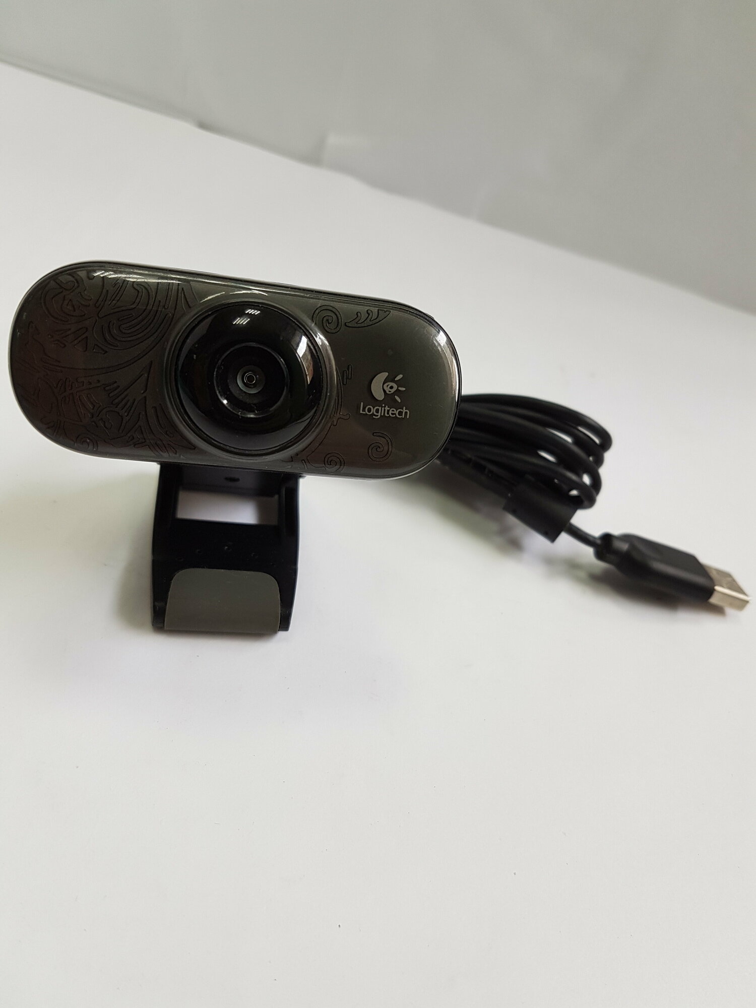 Веб-камера Logitech HD Webcam C210 P/N 860-000272 (USB2.0, 640x480, микрофон)