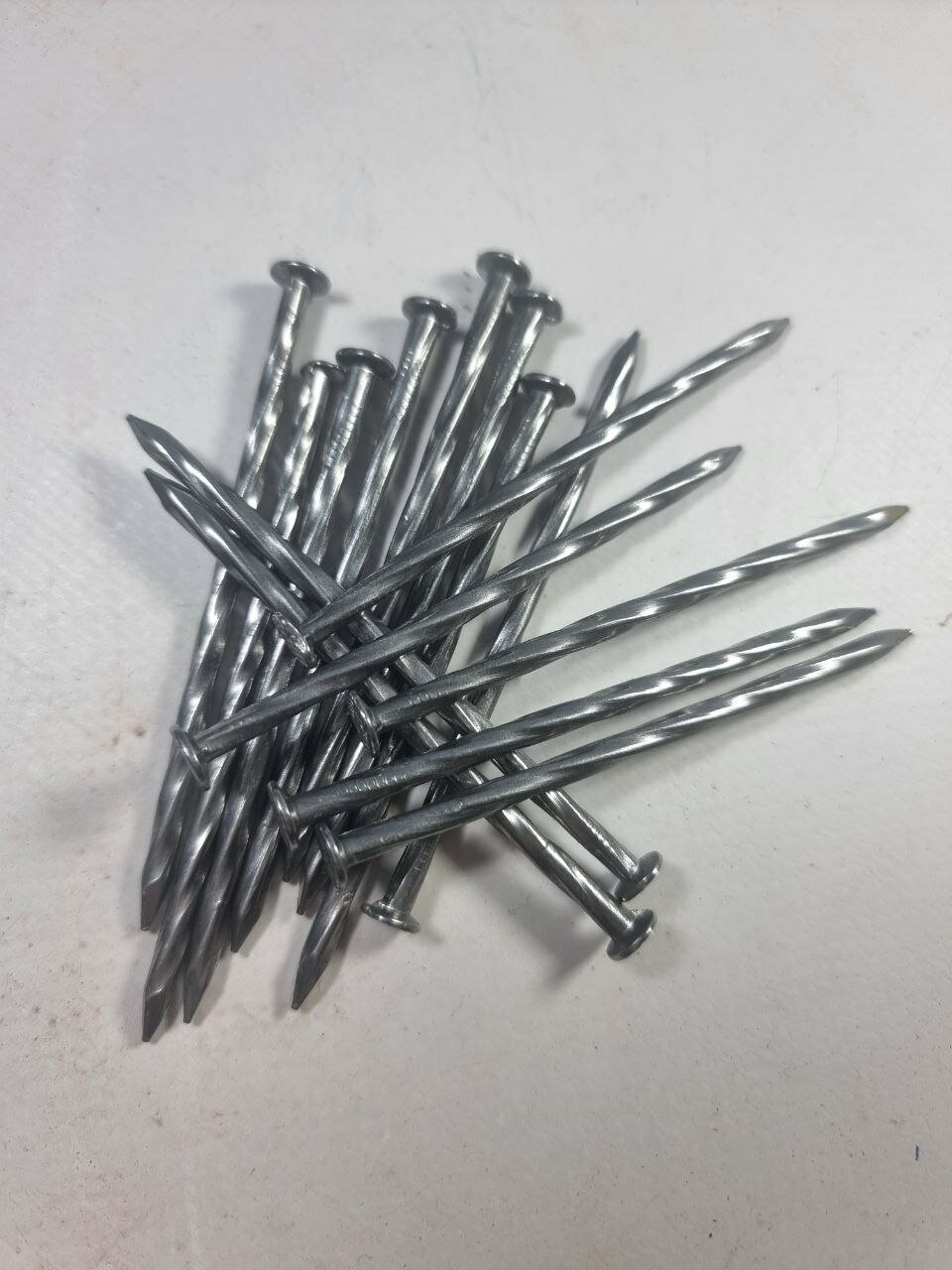 Гвоздь винтовой сталь оцинкованный 3.5*80 (485шт) Wurth Германия