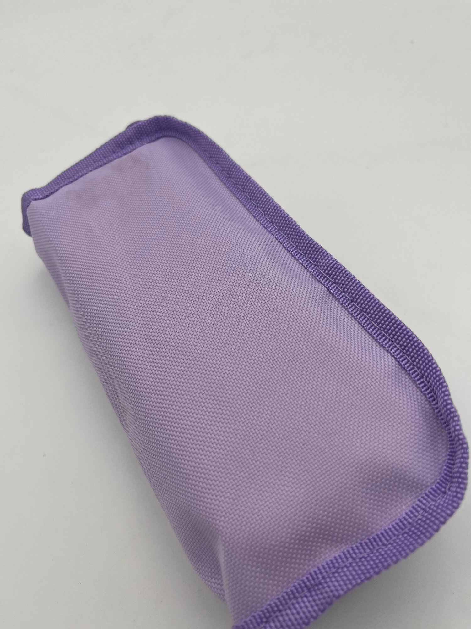 Пенал для девочек с пайетками и единорогом — фиолетовый, стильный, блестящий — фото 1