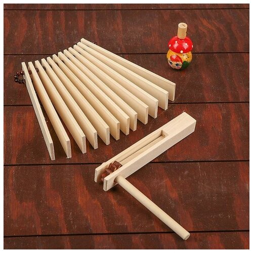 бежевый, красный