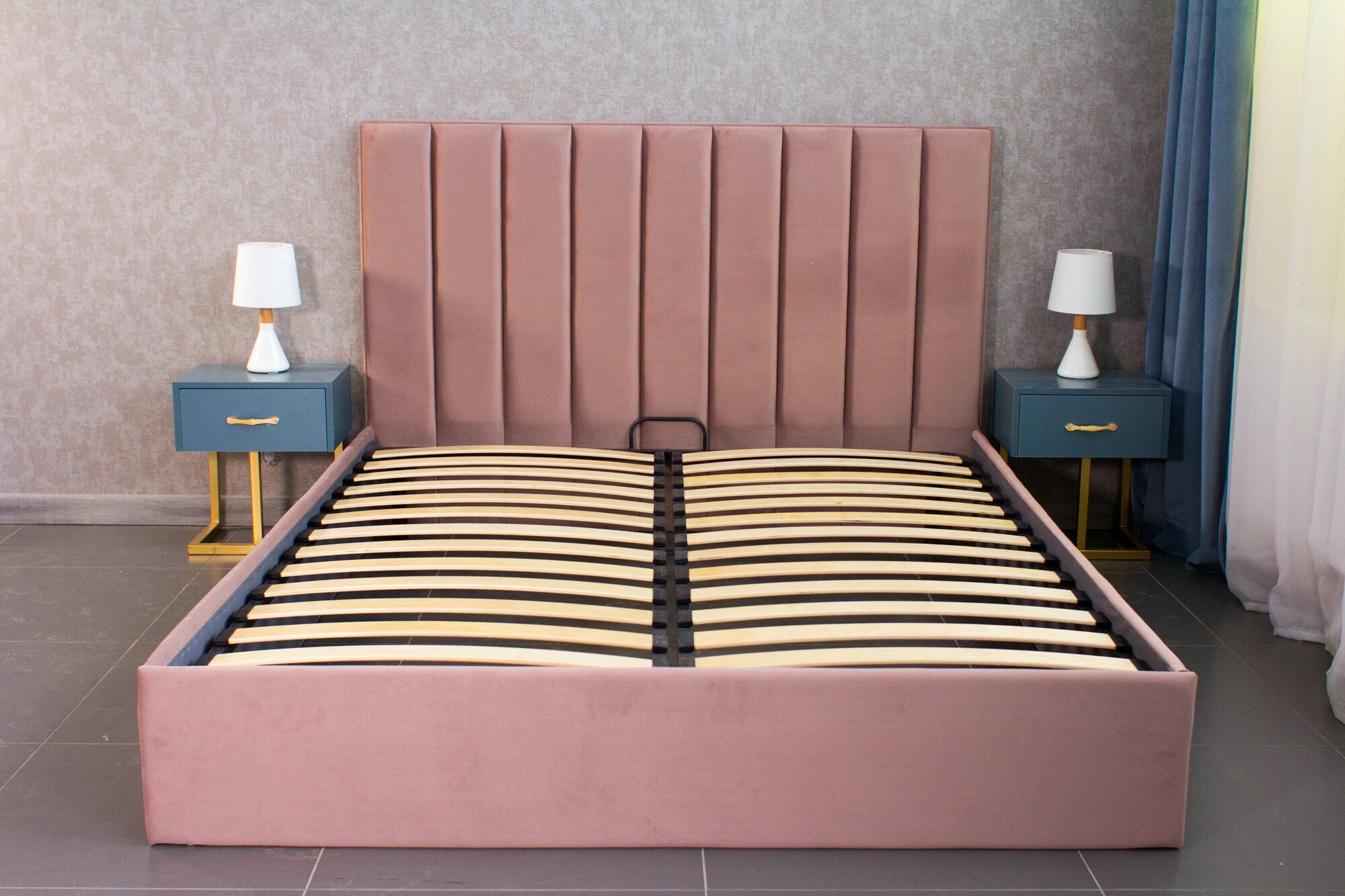 VIERO Кровать Бриз мягкое изголовье с размером спального места 140*200 с ортопедическим основанием, без подъемного механизма