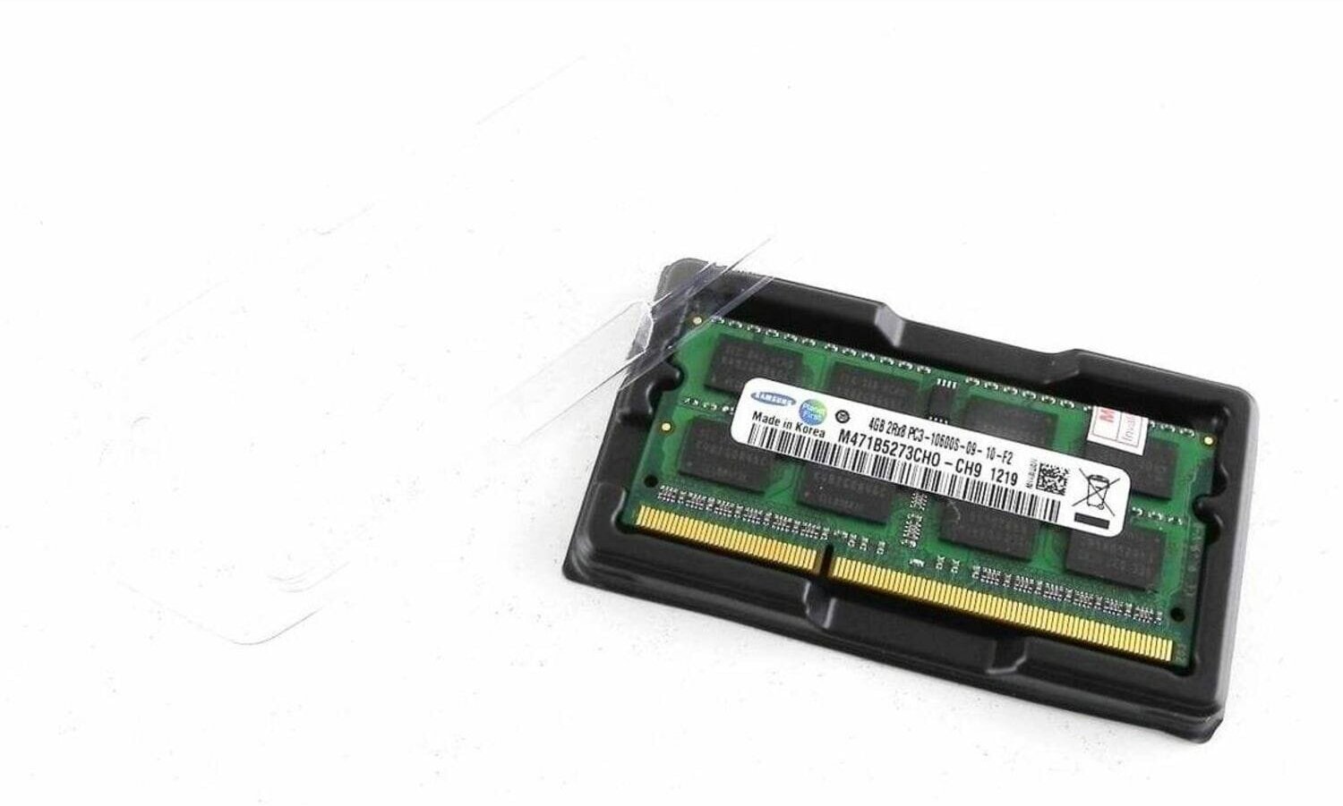 Оперативная память Samsung 4 ГБ DDR3 1333 МГц SODIMM CL9 M471B5273CH0-CH9