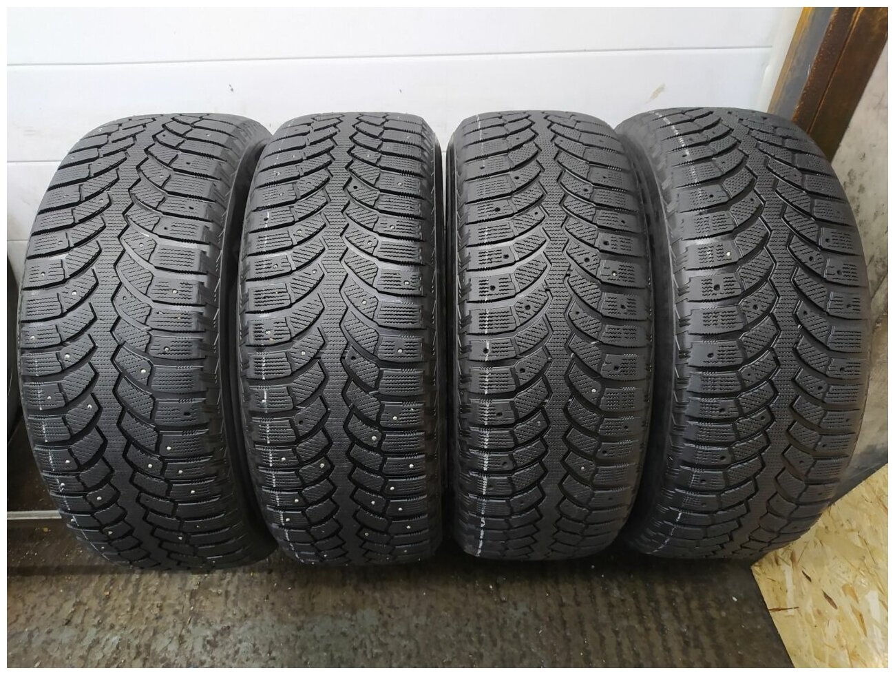 Bridgestone Blizzak Spike 01 285/60 R18 БУ Шины Зимние