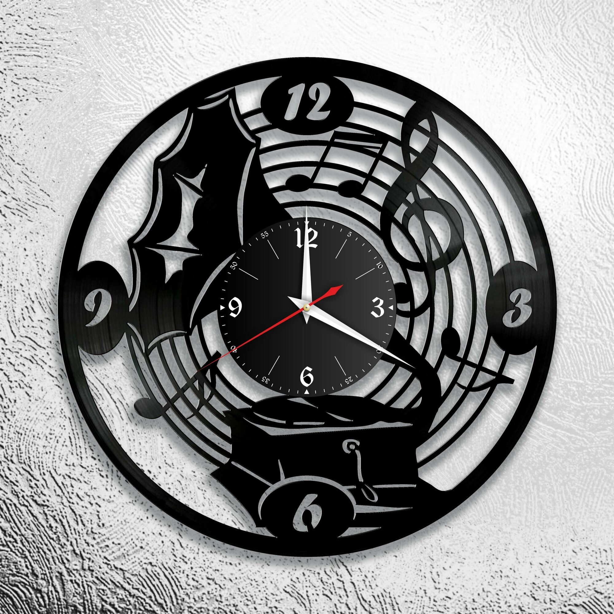 Настенные часы с изображением патефона