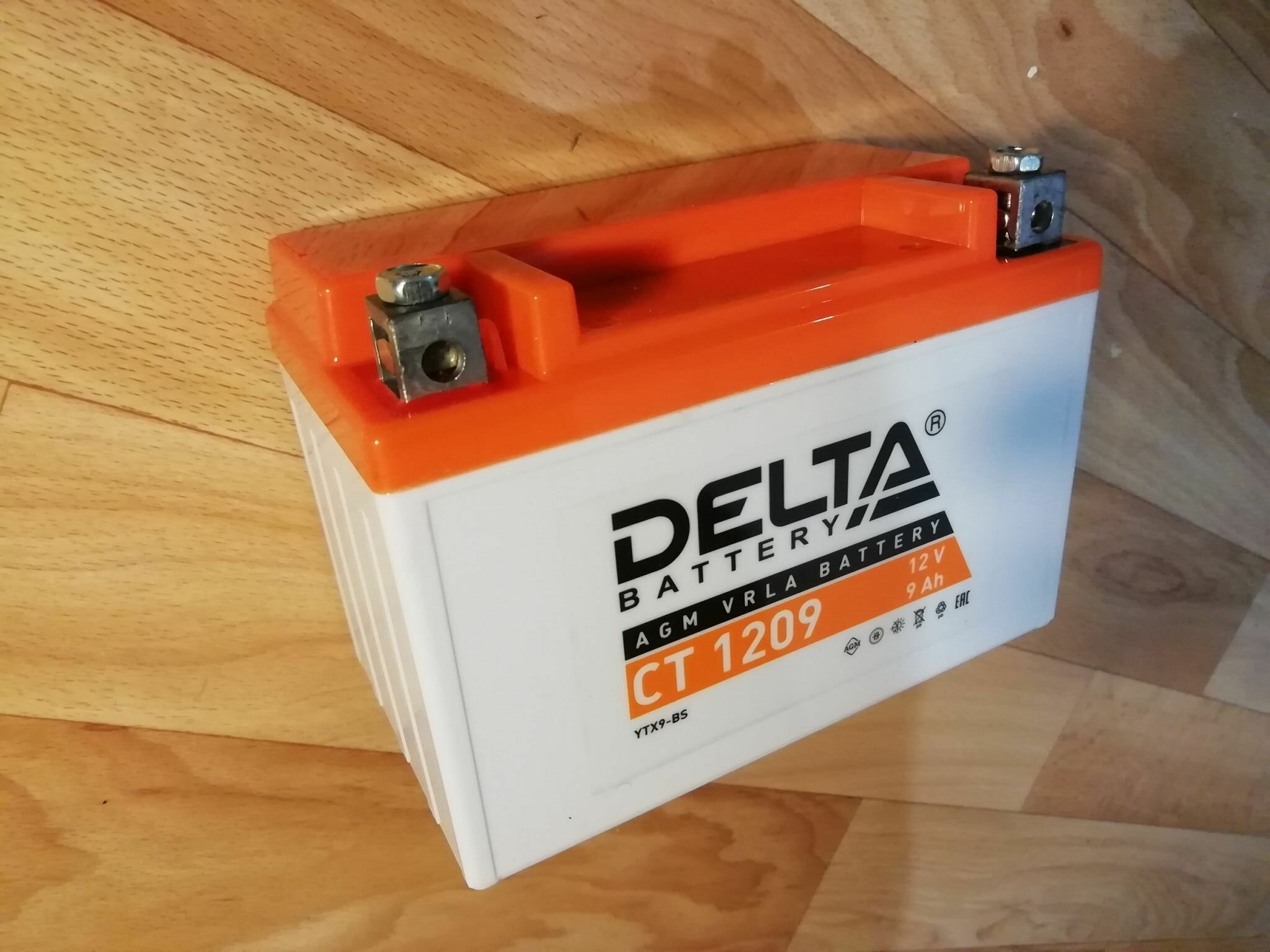 Аккумулятор для мотоциклов DELTA BATTERY 9Ач 135A - фото №17