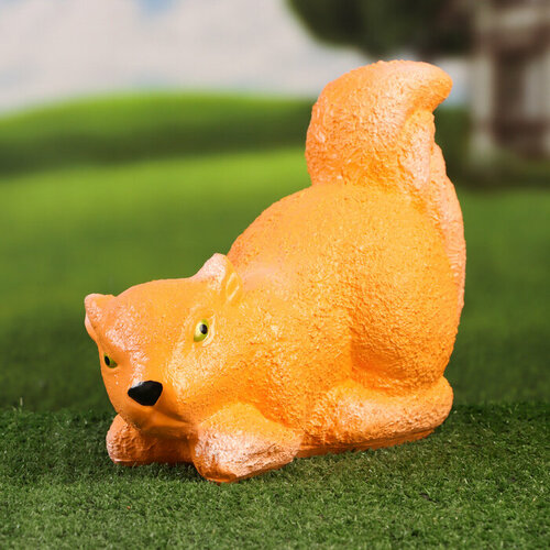 Садовая фигура Белка лежит рыжая 23х30х15см 636₽