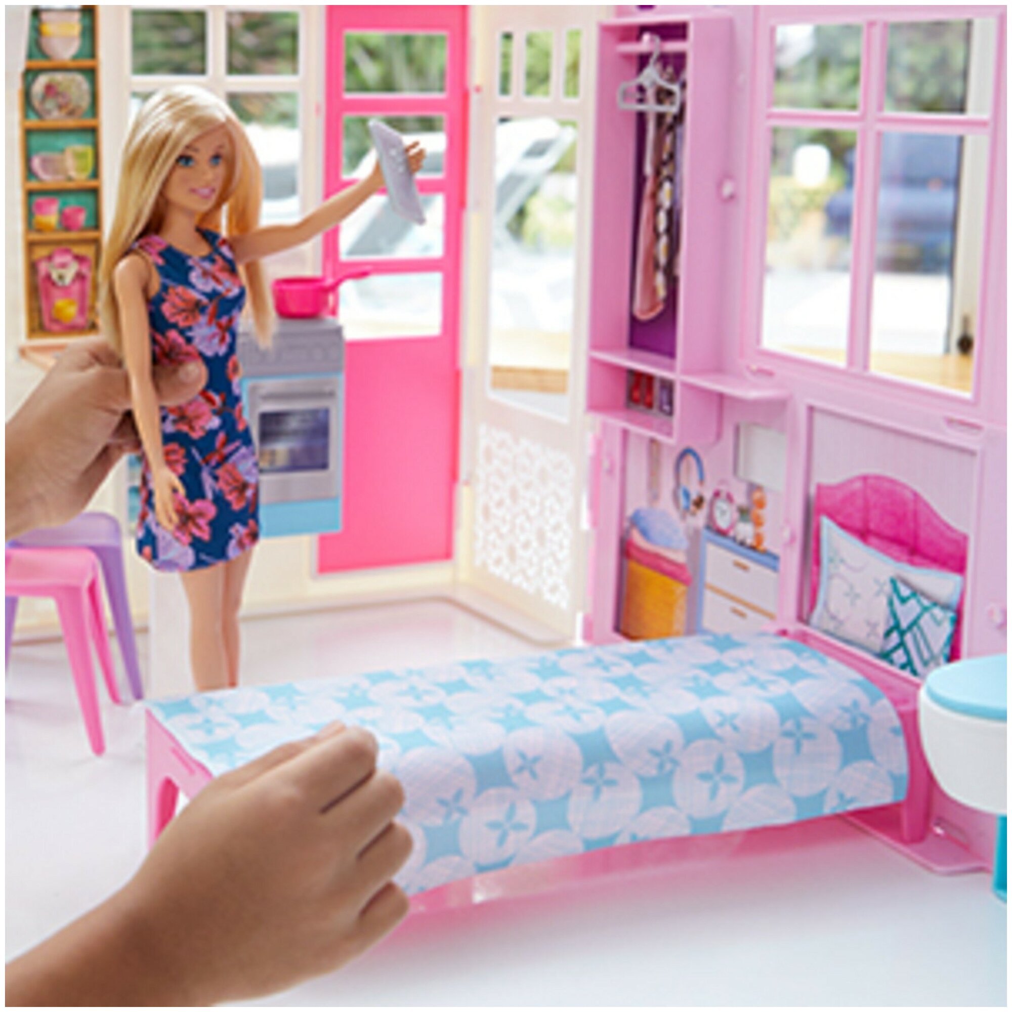 Портативный домик Barbie с куклой (FXG55) - фото №7