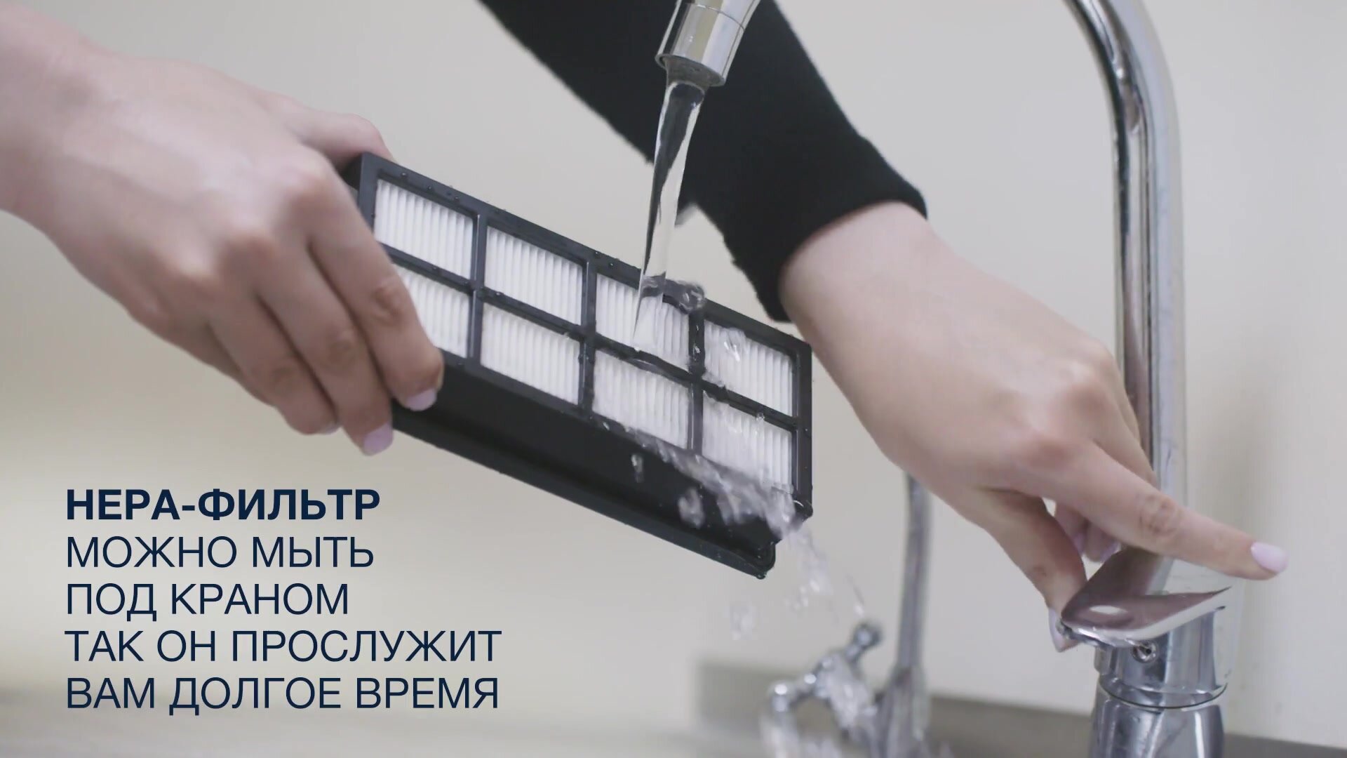 Пылесос Vitek VT-1833 жемчужный/серый — фото 1