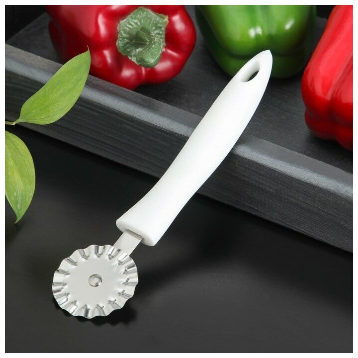 Нож для пиццы и теста Style 18 см, ручка soft touch, цвет микс - фотография № 6