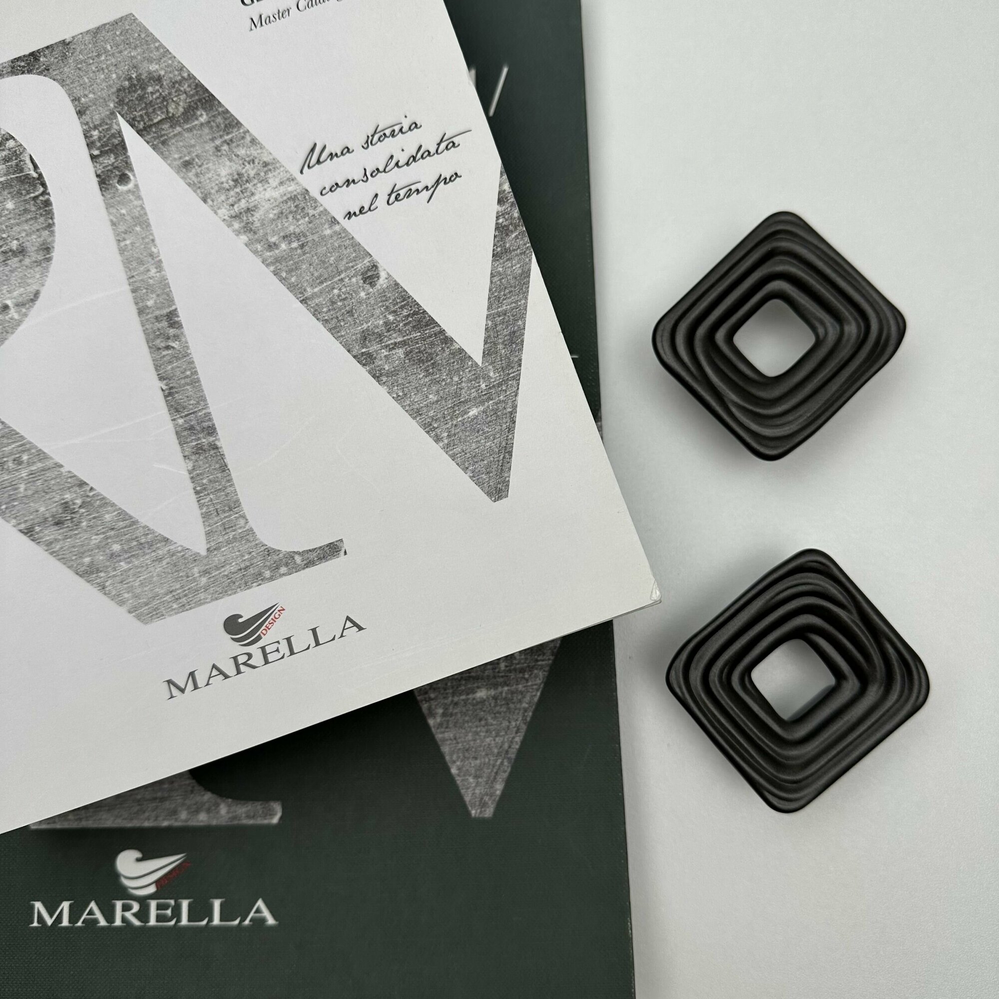 Oasi мебельная ручка-кнопка Marella Design в покрытии графит, 3 шт