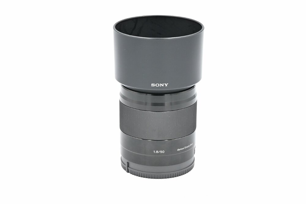 Объектив Sony E 50mm f/1.8 OSS