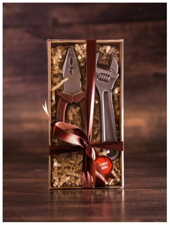 Подарочный набор Шоколад бельгийский фигурный темный ручная работа "Настоящему мужчине" 90 грамм - фотография № 2