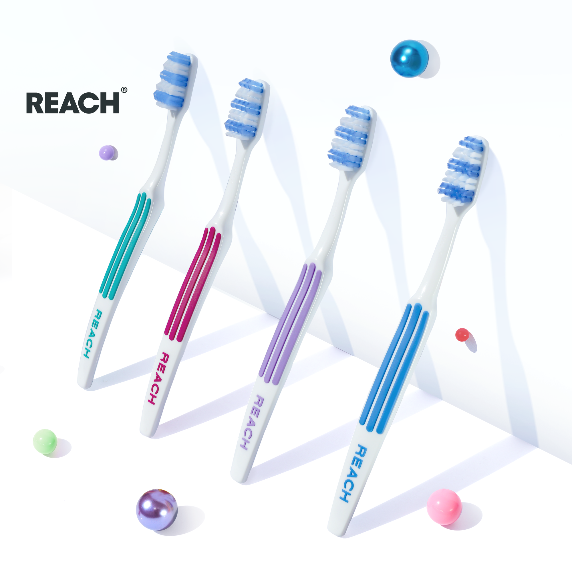 REACH Зубная щетка Interdental Межзубная чистка средней жесткости, red