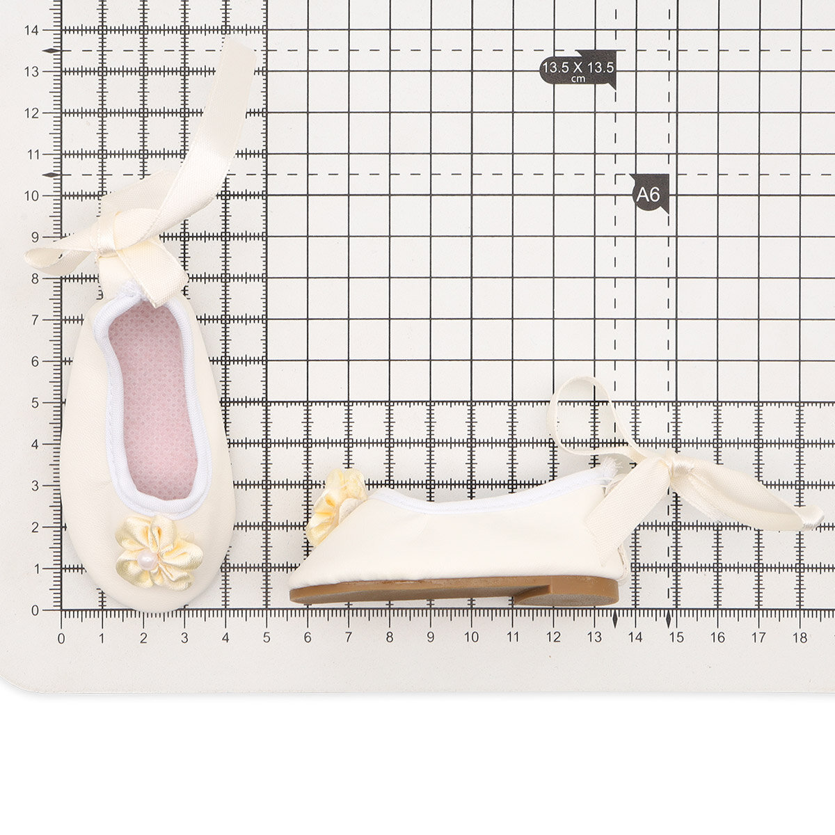 Обувь для кукол туфли, 7,5х4х3,3 см, 1 пара, белые (полиуретан), Astra&Craft — фото 1