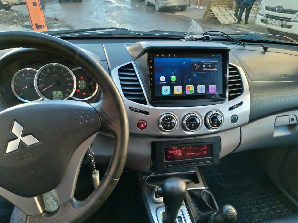 Штатная магнитола MEKEDE для MITSUBISHI L200, Triton 2006-2015; Pajero Sport, Challenger 2008-2015; Pajero Dakar 2010-2017 на Android 12 с 4х ядерным процессором и 2/32 ГБ памятью