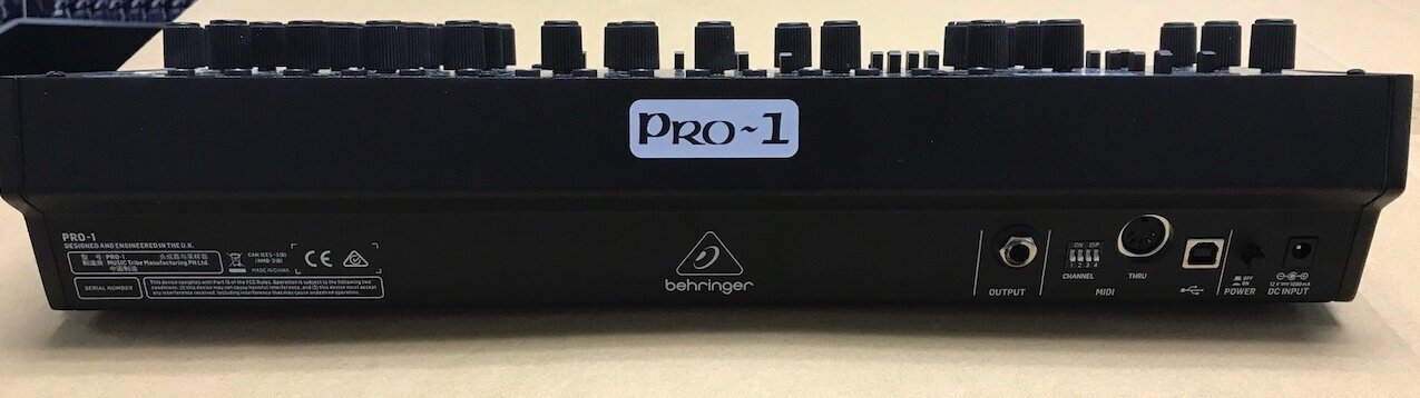 Behringer PRO-1 звуковой модуль, аналоговый синтезатор