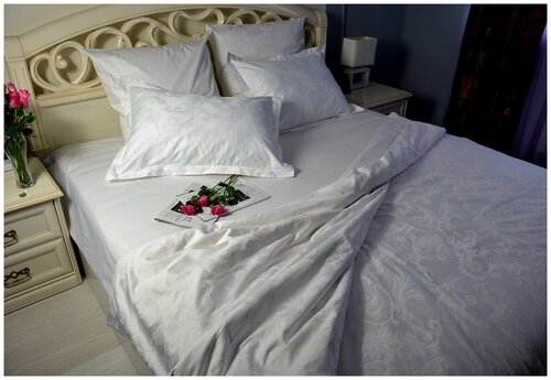 Комплект постельного белья с простыней на резинке 180х200 Белые ночи евро
