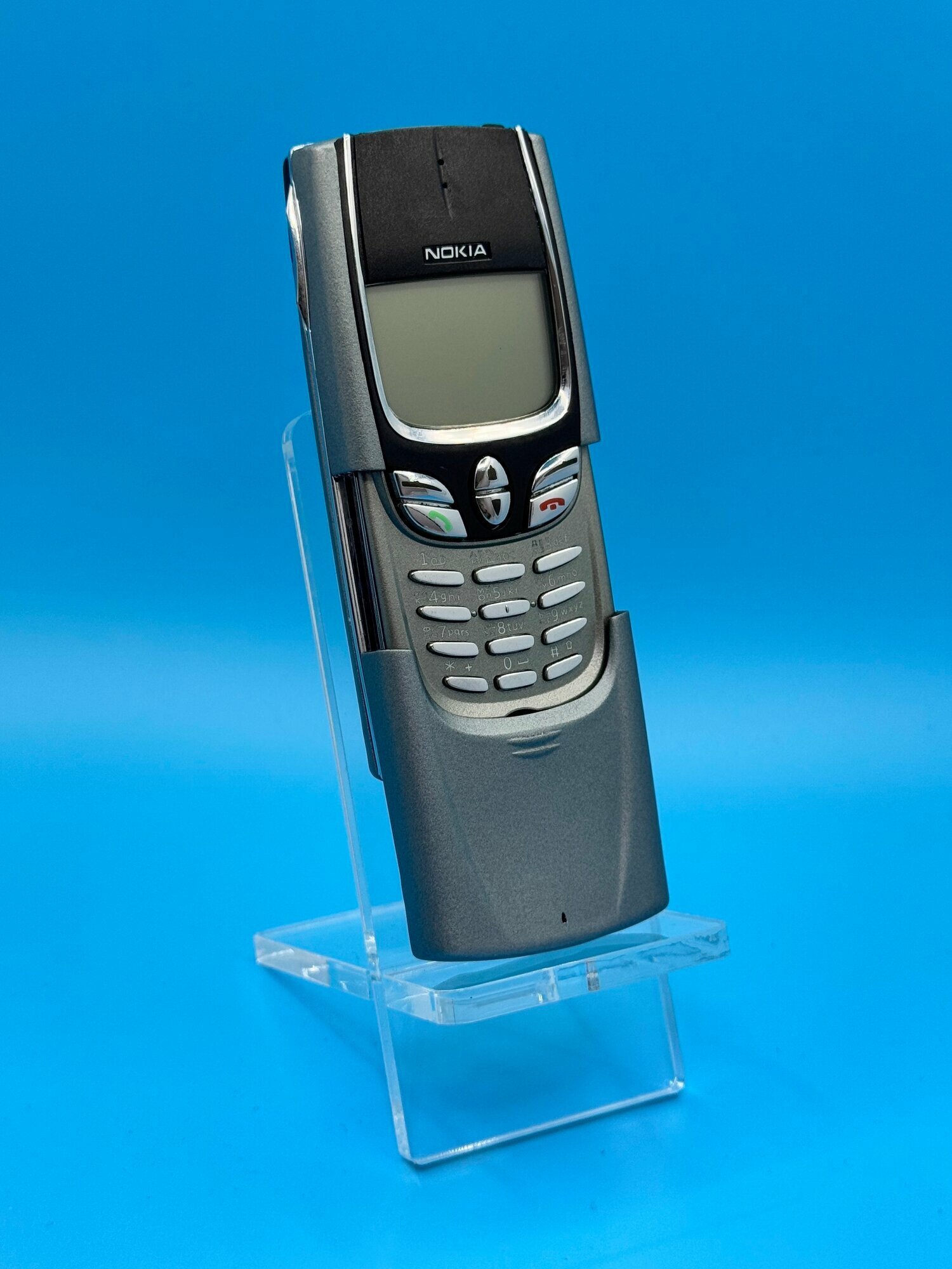 Мобильный телефон Nokia 8850
