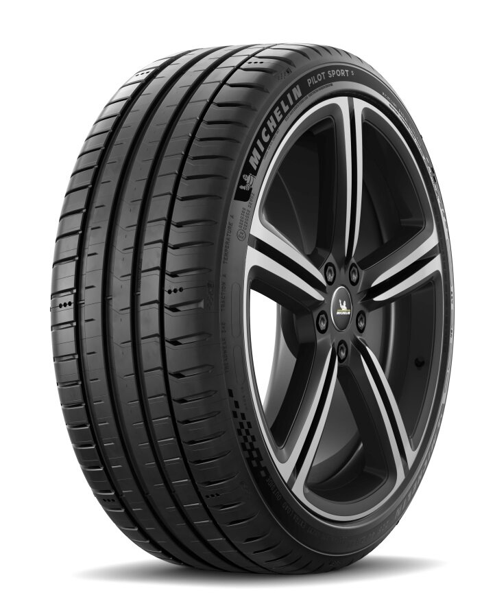 Летняя шина Michelin Pilot Sport 5 (235/40 R18 95Y)