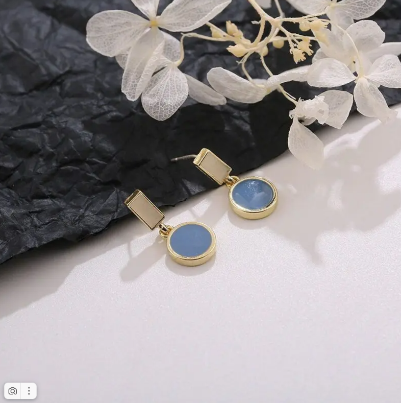 Серьги с подвесками, пусеты Стайл Групп, эмаль, размер 7 мм, золотистый — фото 1