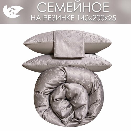 Постельное белье на резинке однотонное Семейное кремовое, сатин жаккард, на молнии, 2 наволочки 70x70 / Комплект постельного белья однотонный Семейный 140 200 25, бежевое, размер семейный