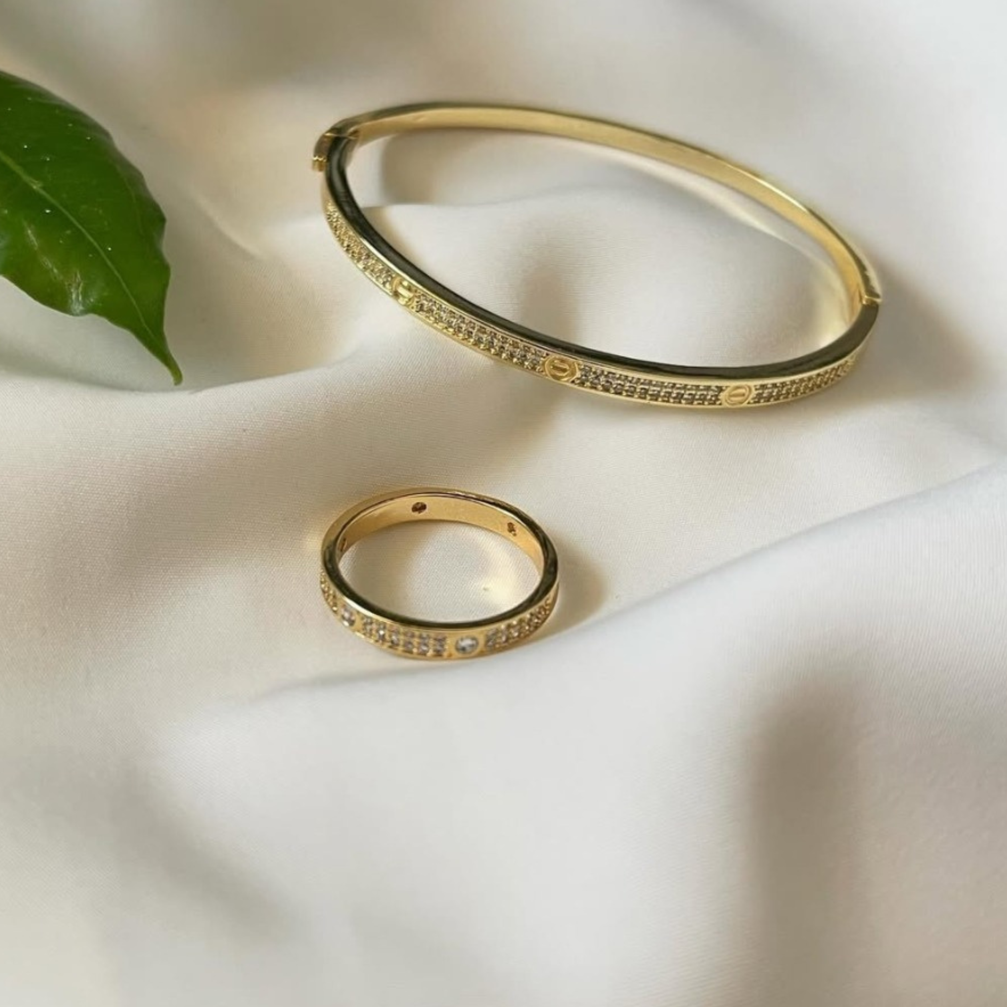 Моносерьга, алланит