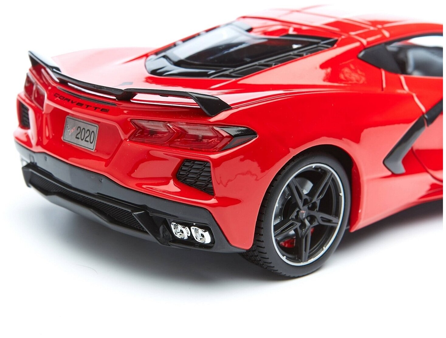 Maisto Машинка Chevrolet Corvette Stingray 2020, 1:18 красная - фото №12