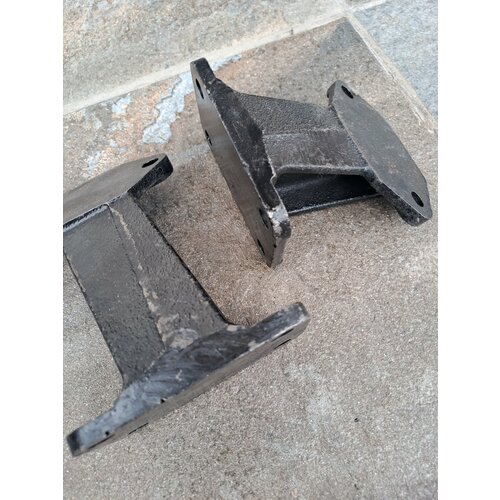 Лапы двигателя Ода 4000₽