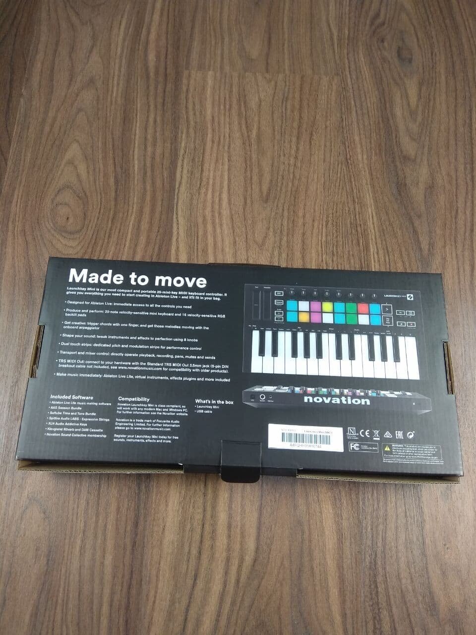 MIDI-клавиатура Novation Launchkey Mini MK3