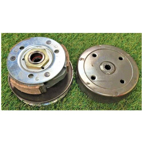 Вариатор задний (сцепление центробежное) для скутера Suzuki AD50