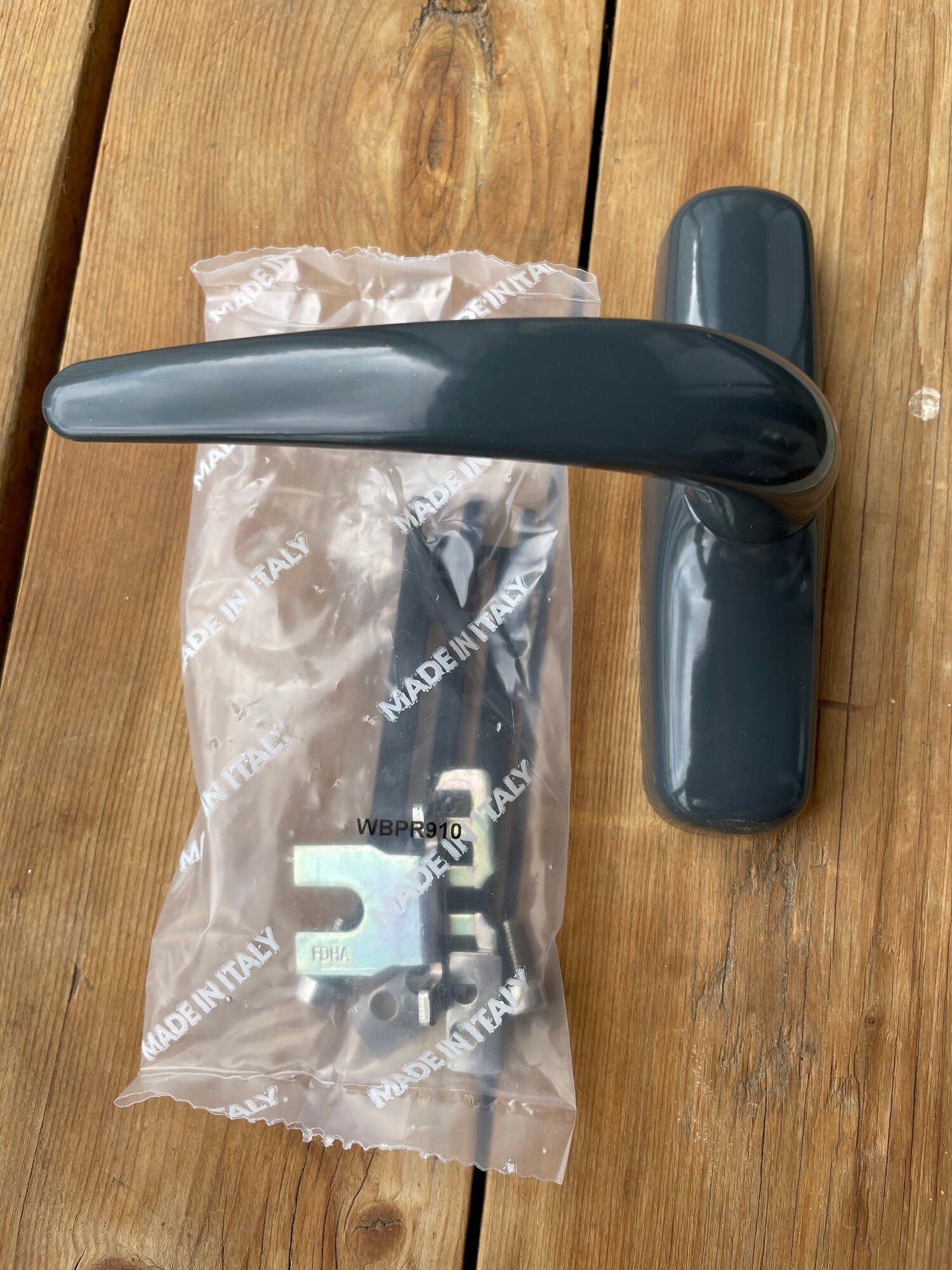 фото Ручка оконная Nefer Midi с одной передачей Italy RAL 7016