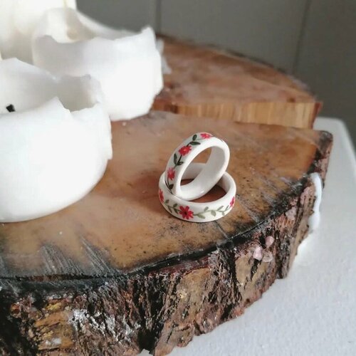 Кольцо, белый