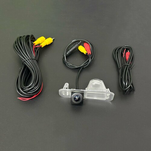 Камера заднего вида Kia Rio 2010 седан 2000₽