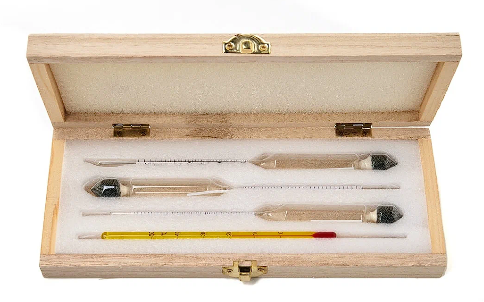 Набор ареометров АСП-3 (0-4040-7070-100) + термометр жидкостной (деревянный кейс)
