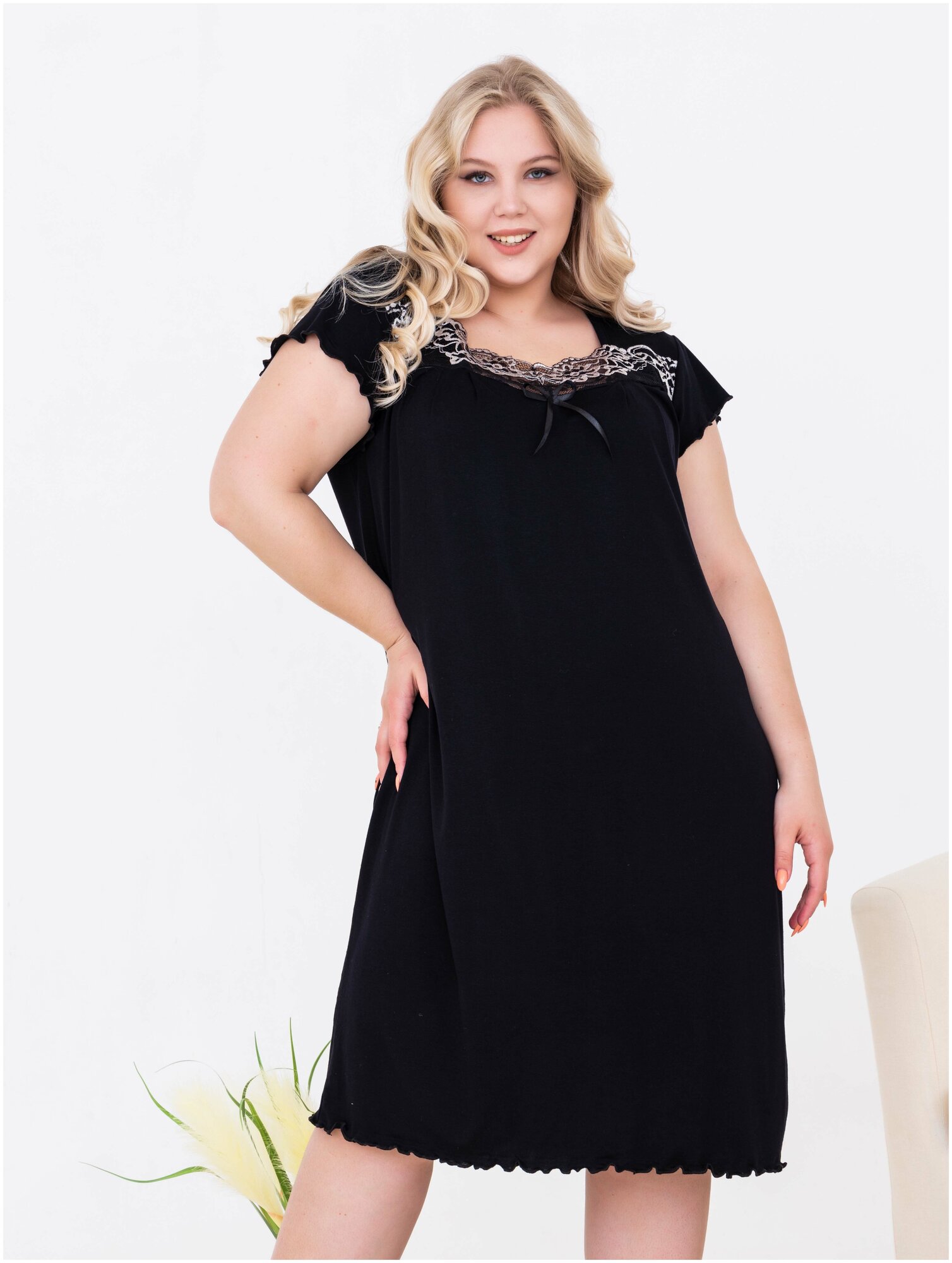 Сорочка женская из вискозы с кружевом Rozara, цвет черный, размер 56 - фотография № 3
