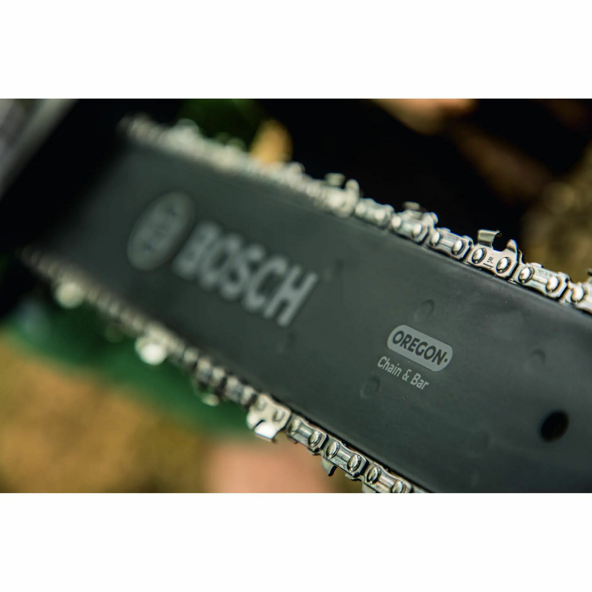 Электропила Bosch UniversalChain 1800 Вт шина 40 см - фотография № 18
