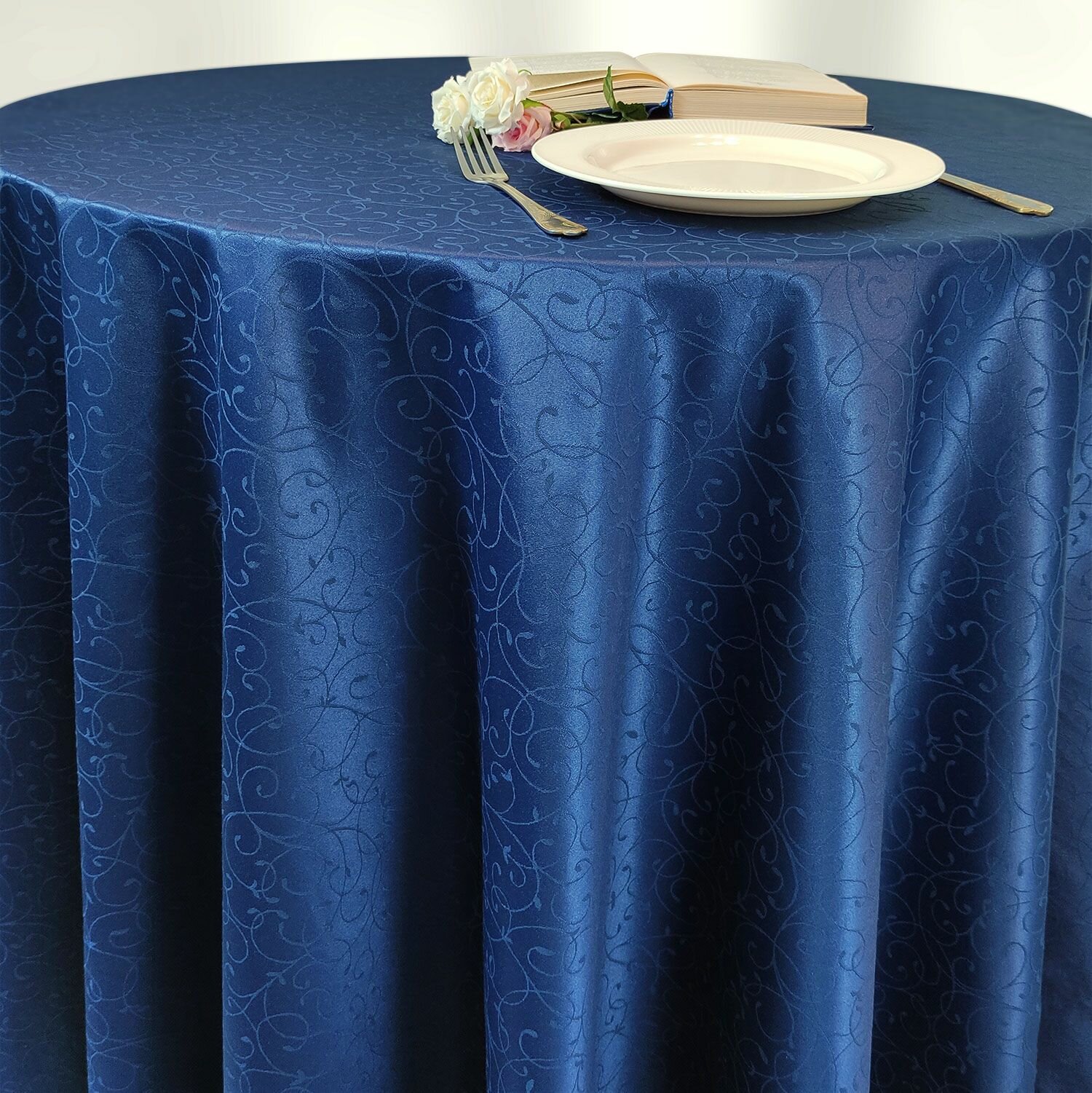 фото Скатерть круглая дизайн 1812 (тонкий вензель)