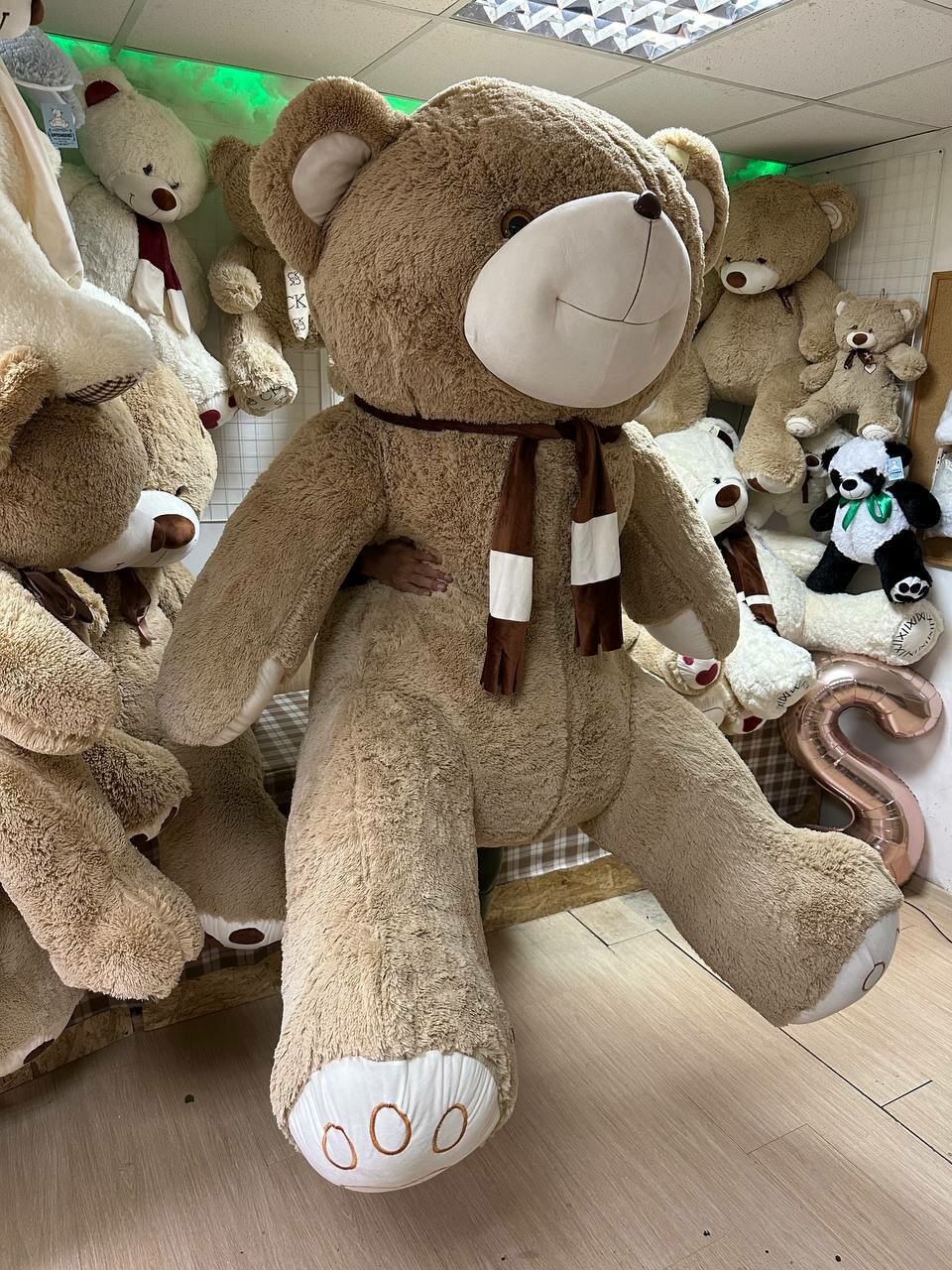 Плюшевый медведь Самсон 300 см (3 метра) кофейный, огромный мягкий мишка с шарфом