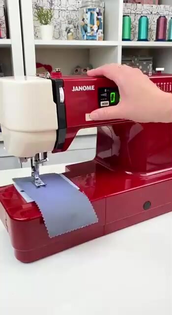Компьютерная швейная машинка Janome TM 30, Усиленный прокол иглы, 30 швейных операций — фото 1