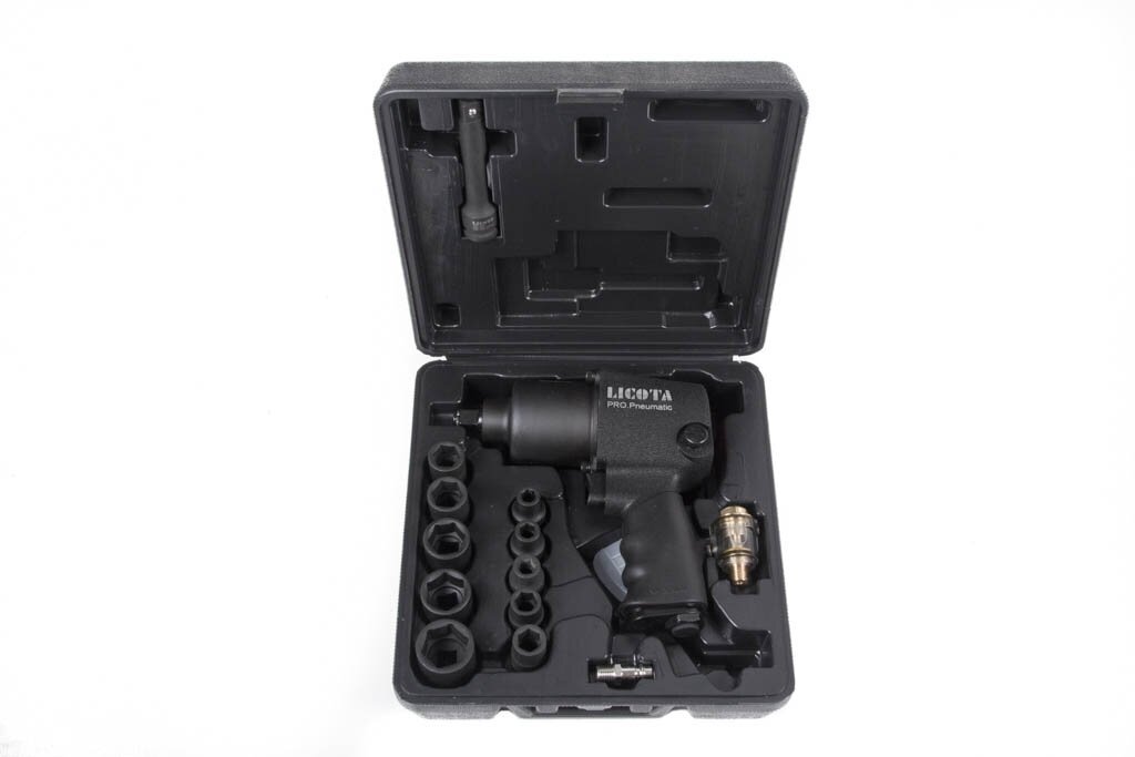 Licota PAW-04006RK2 Гайковерт пневматический ударный 1/2" 563 Нм (57 кГм) с головками 9-27 мм и аксессуарами, в кейсе - фото №1