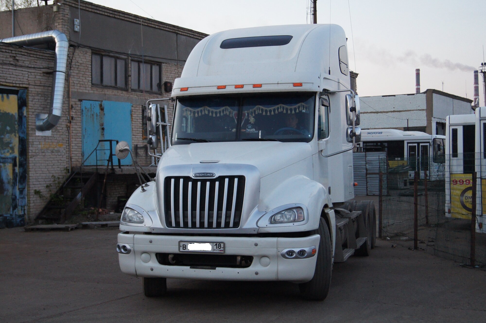 Фары Freightliner Columbia Фредлайнер Коламбия