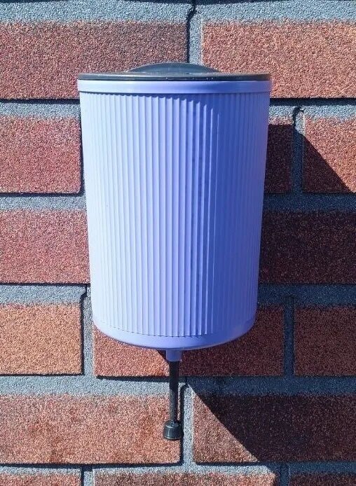 Рукомойник - умывальник 7 литров дачный пластиковый подвесной с крышкой и выемкой для мыла - для сада и огорода - фотография № 2