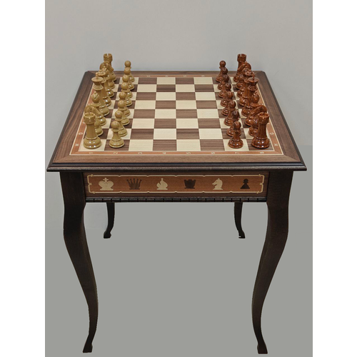 Шахматный стол подарочный из американского ореха с фигурами из композита